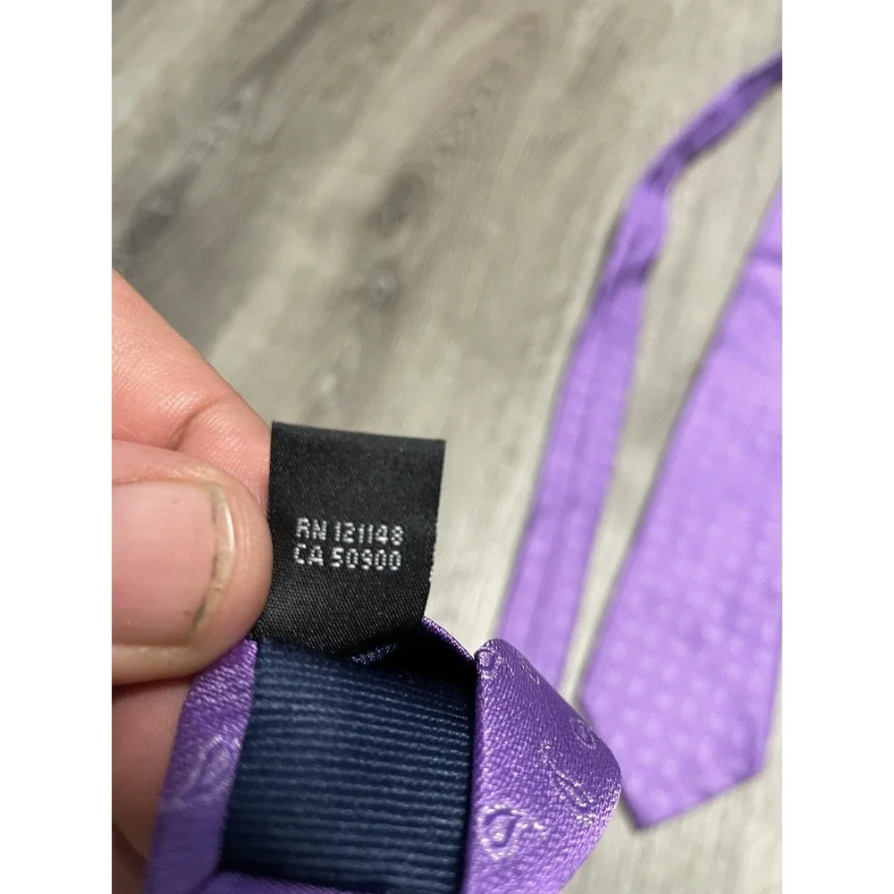 #J100  Mens Michael Kors Silk Tie Purple